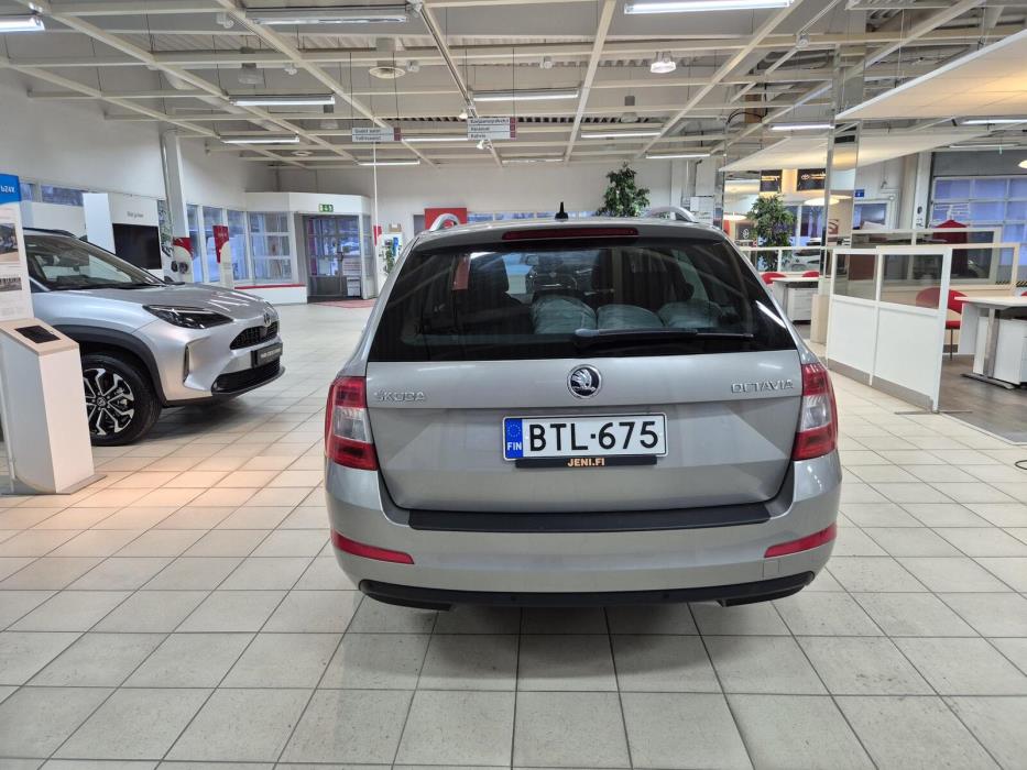 SKODA Octavia 2016