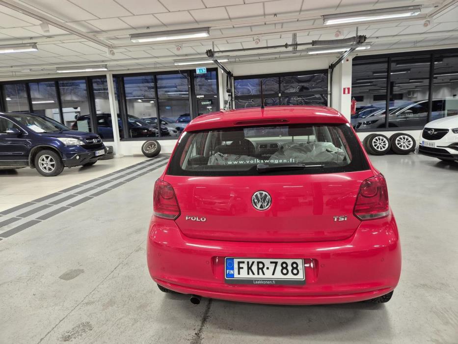 VOLKSWAGEN POLO 2012