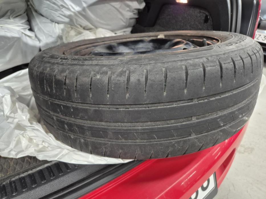 VOLKSWAGEN POLO 2012