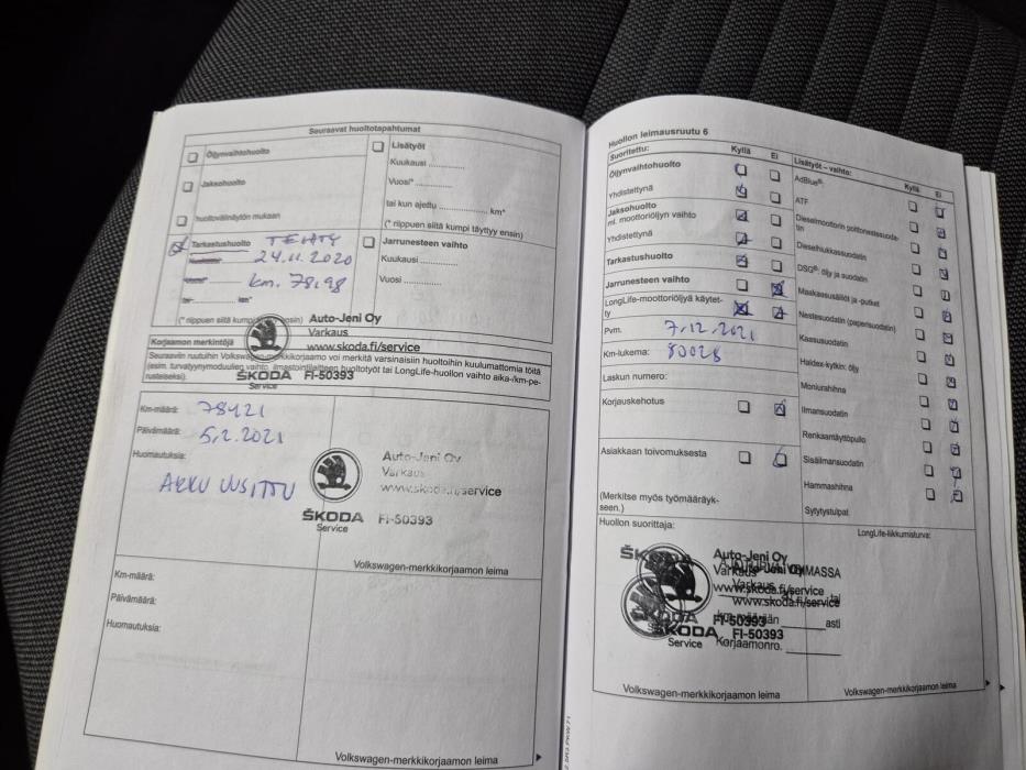 VOLKSWAGEN POLO 2012