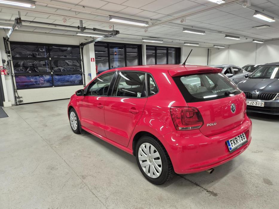 VOLKSWAGEN POLO 2012