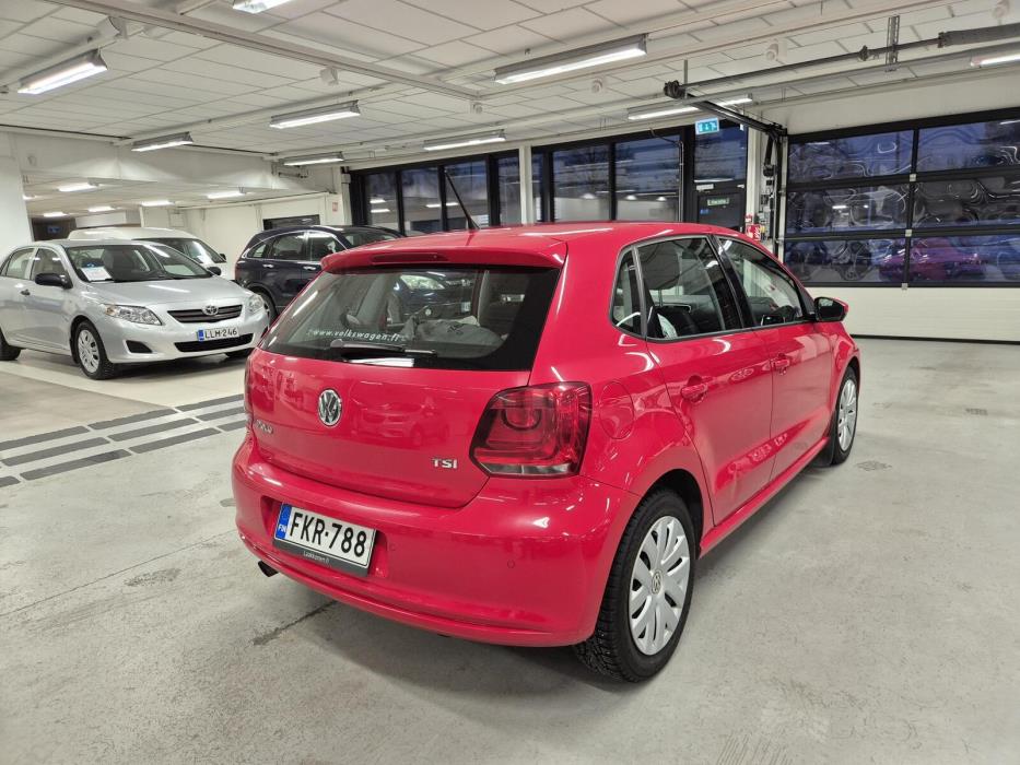 VOLKSWAGEN POLO 2012
