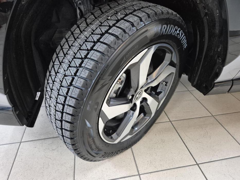 Toyota RAV4 Plug-in 2025