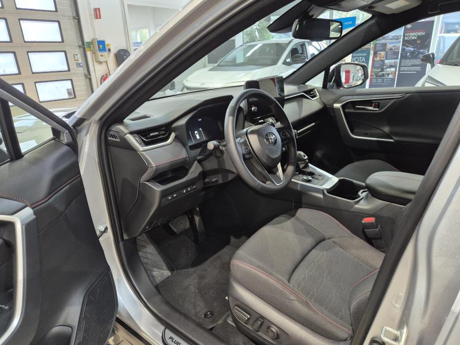 Toyota RAV4 Plug-in 2025