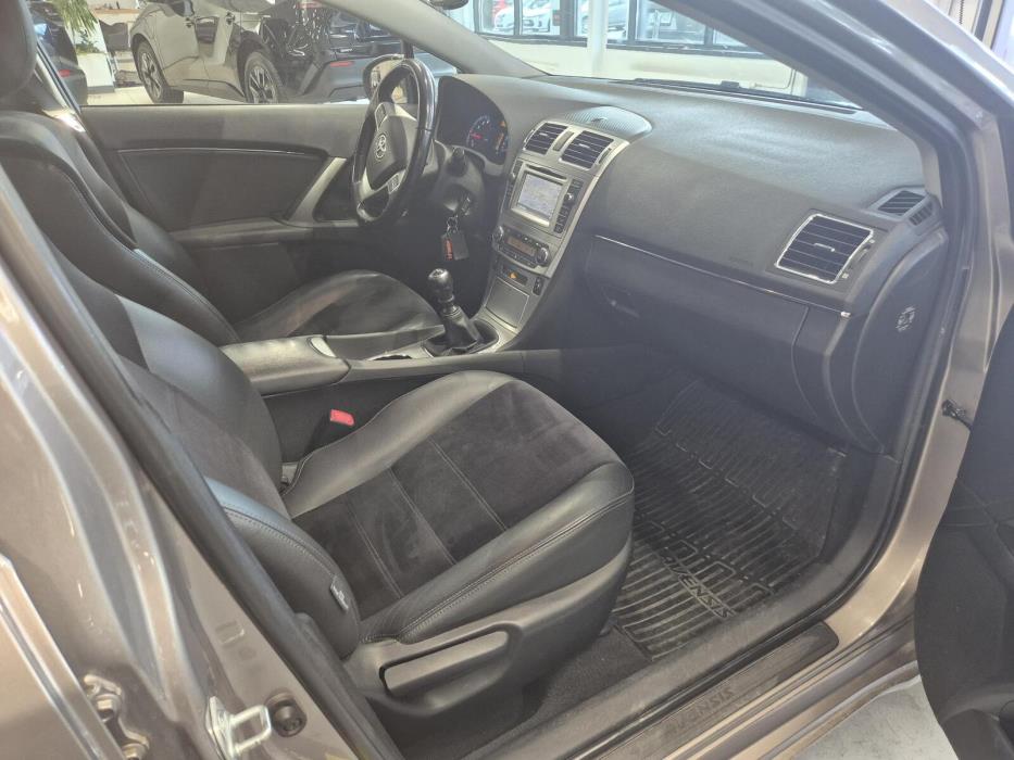 Toyota Avensis 2014