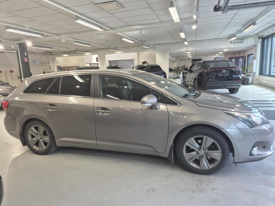 Toyota Avensis 2014