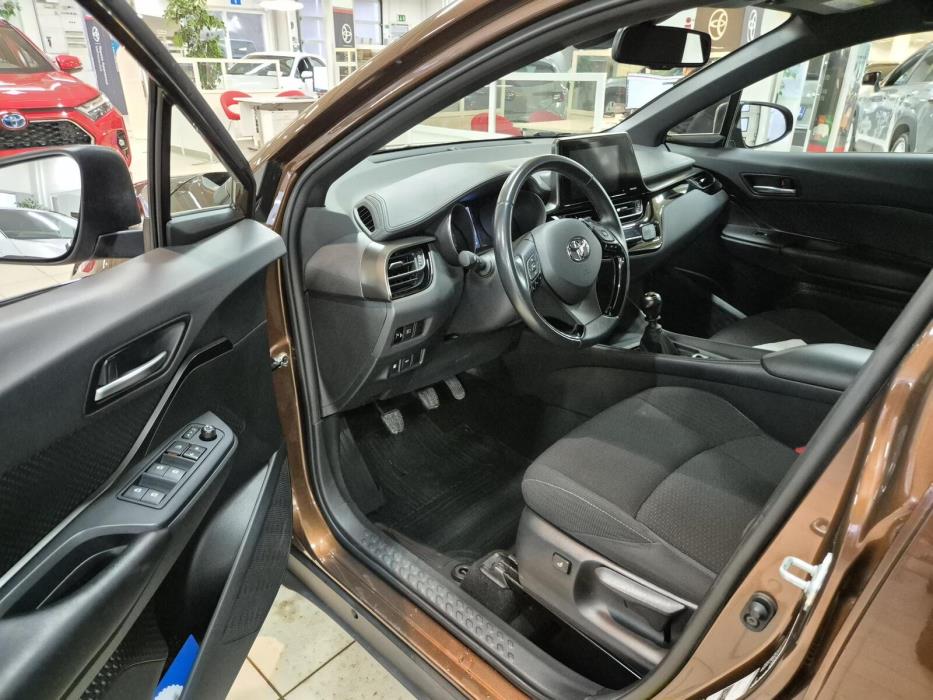 TOYOTA C-HR 2018