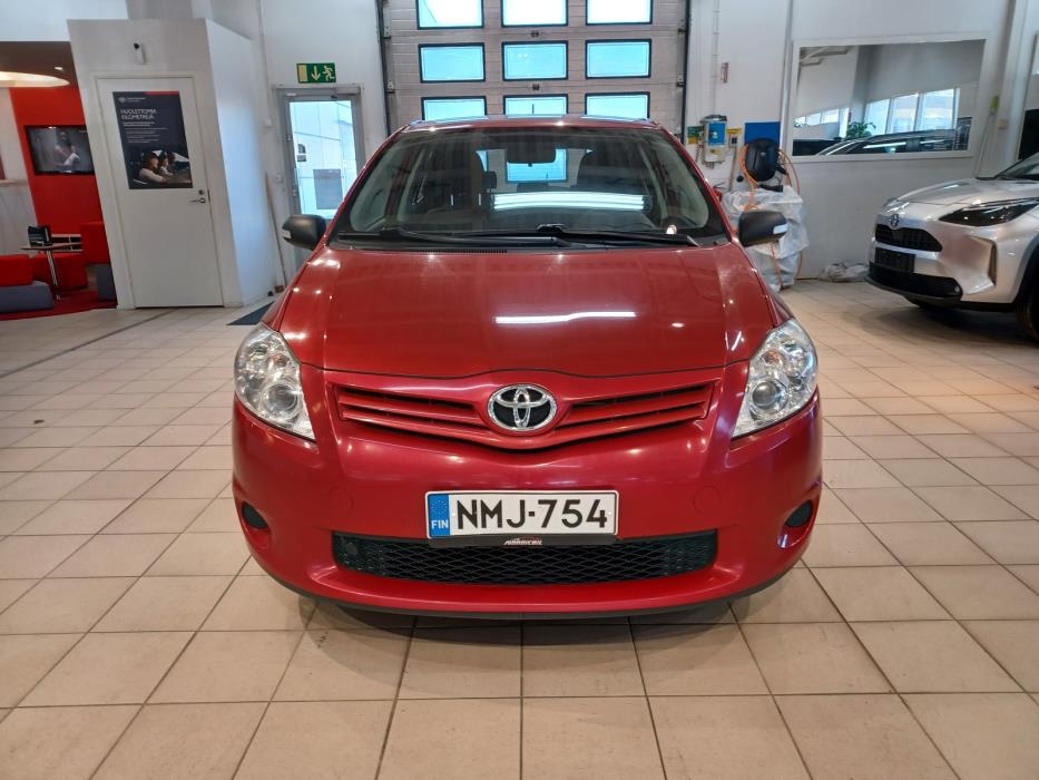 Toyota Auris 2012