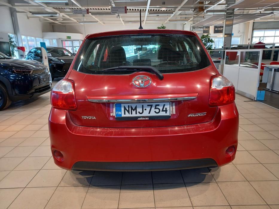 Toyota Auris 2012