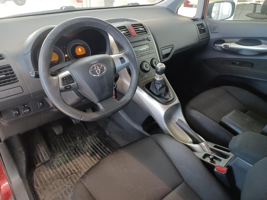 Toyota Auris 2012
