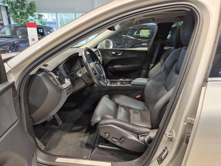VOLVO XC60 2019