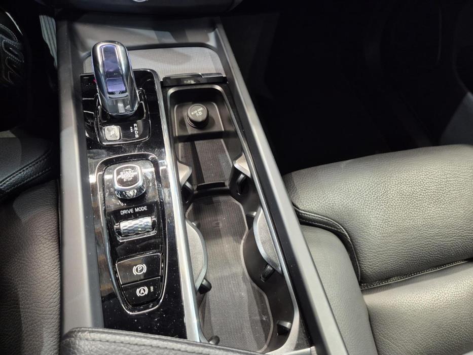 VOLVO XC60 2019