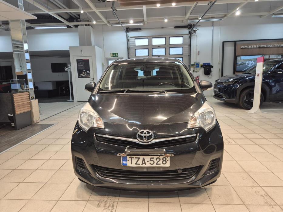 Toyota Verso-S 2014