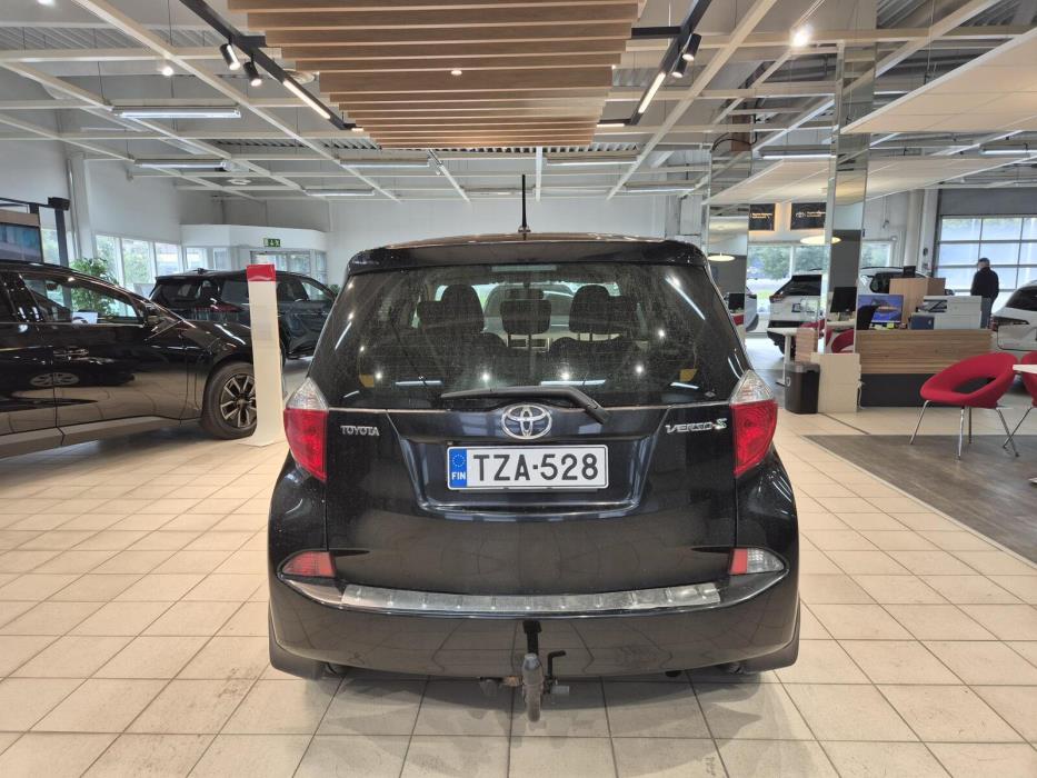 Toyota Verso-S 2014