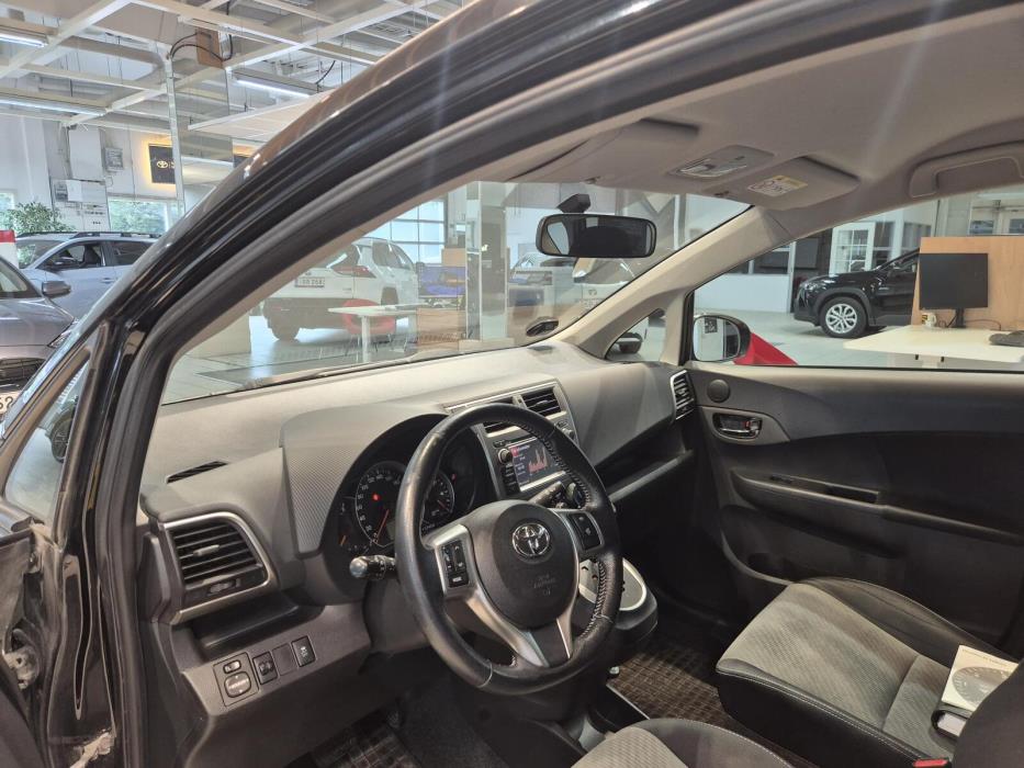 Toyota Verso-S 2014