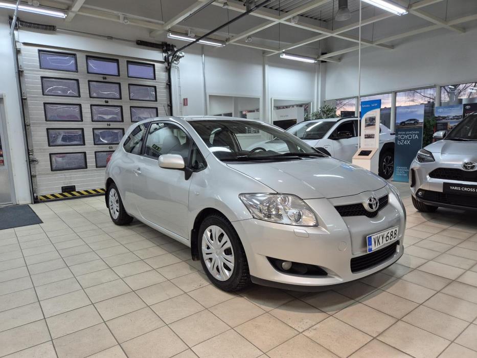 TOYOTA AURIS 2008