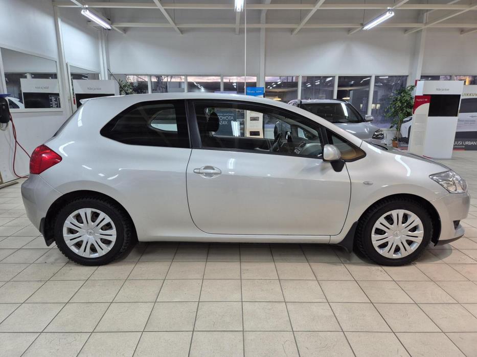 TOYOTA AURIS 2008