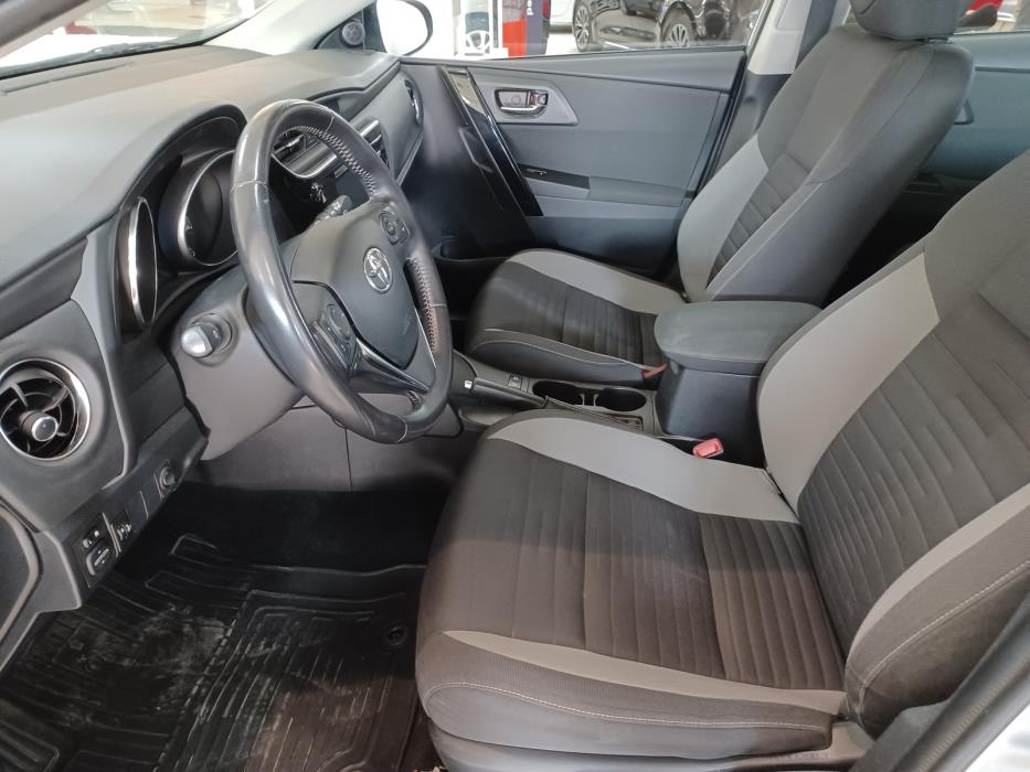 Toyota Auris 2016