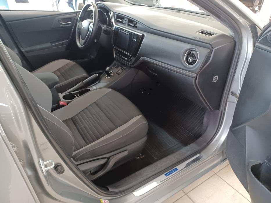 Toyota Auris 2016