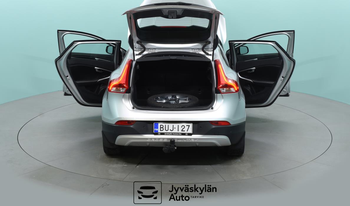 VOLVO V40 Cross Country 2015