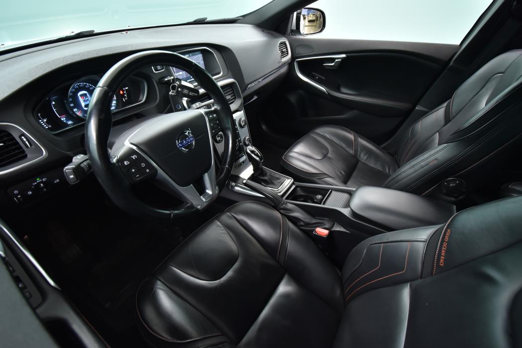 VOLVO V40 Cross Country 2015