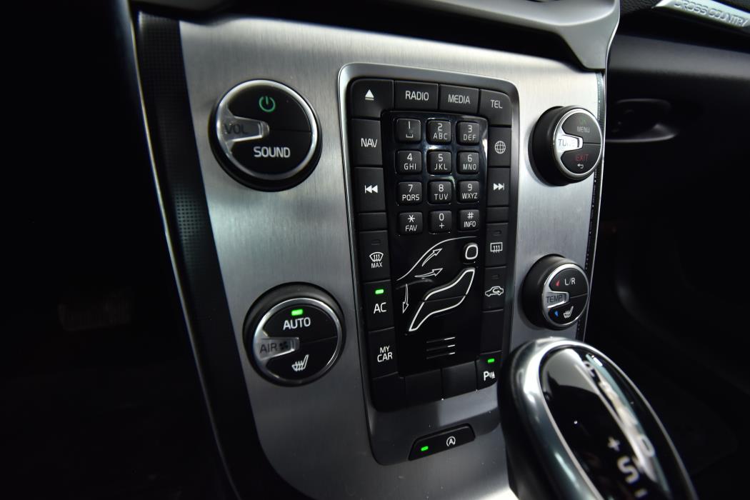 VOLVO V40 Cross Country 2015