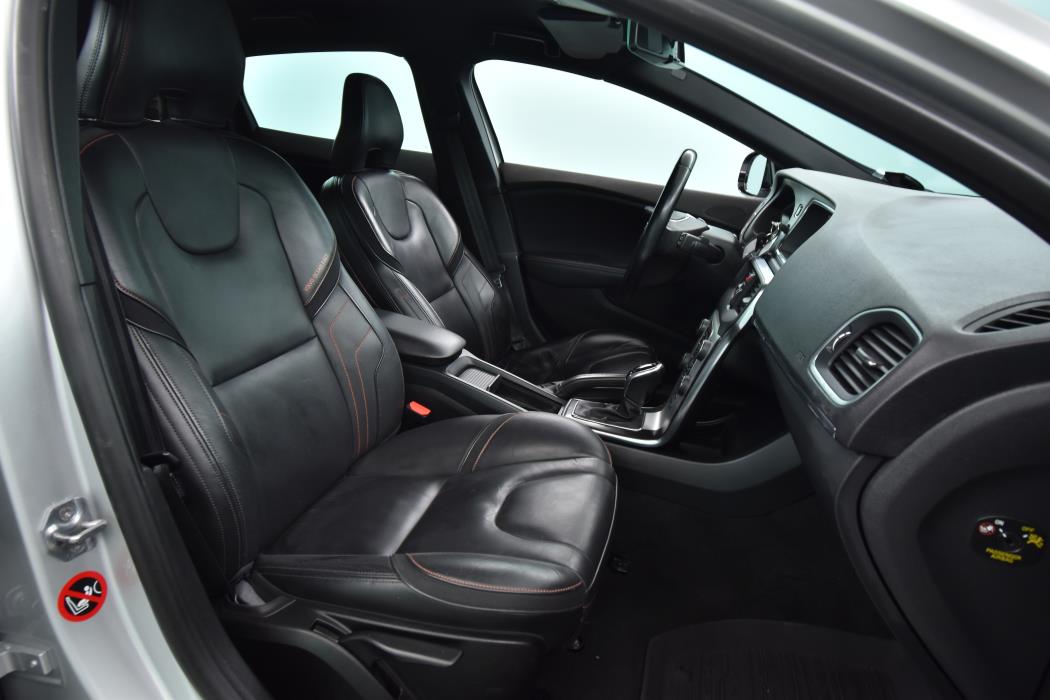 VOLVO V40 Cross Country 2015