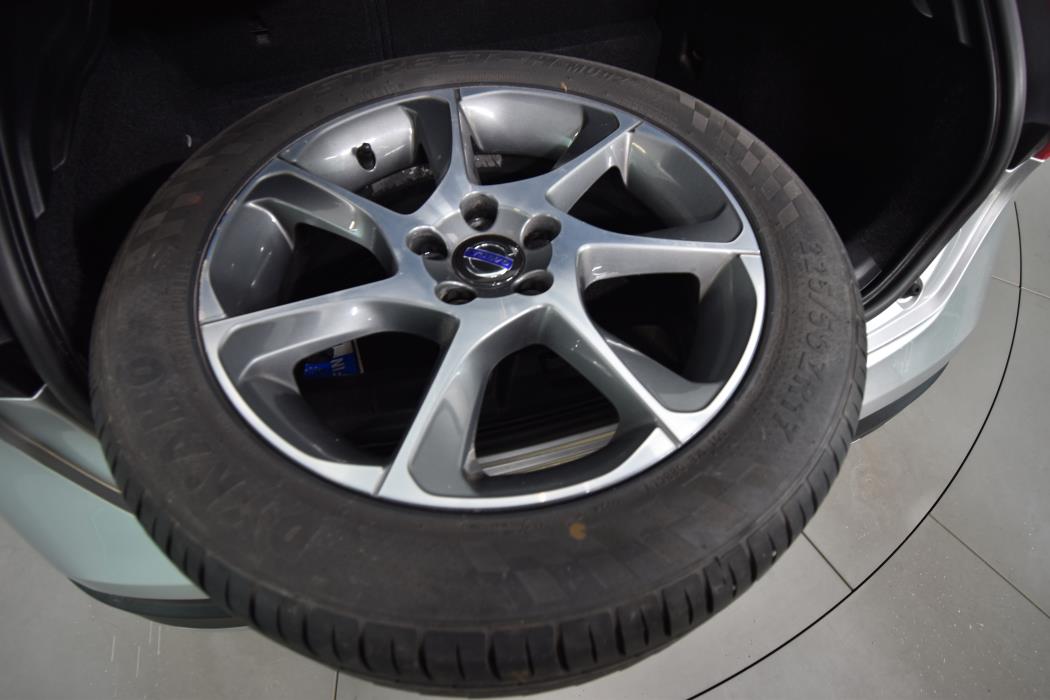 VOLVO V40 Cross Country 2015