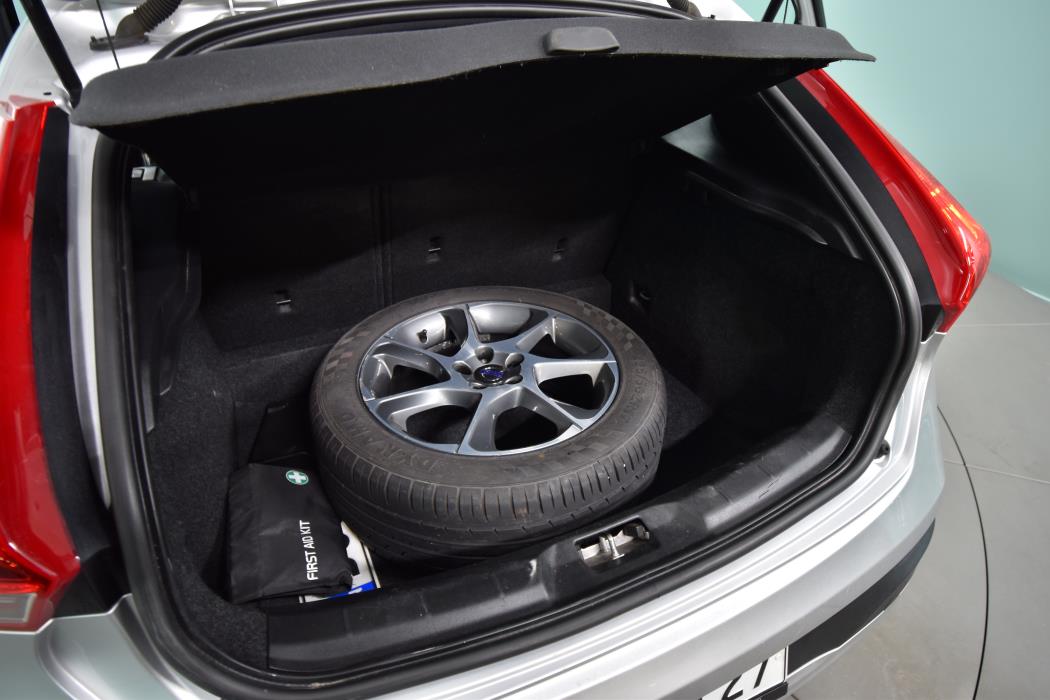 VOLVO V40 Cross Country 2015