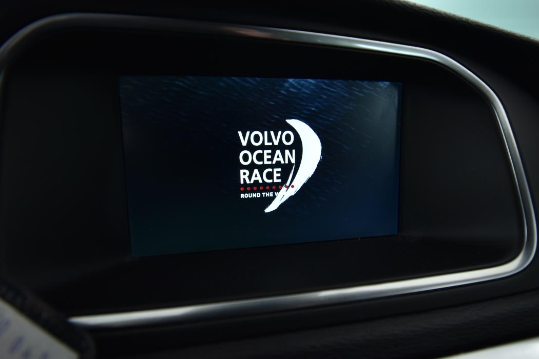 VOLVO V40 Cross Country 2015