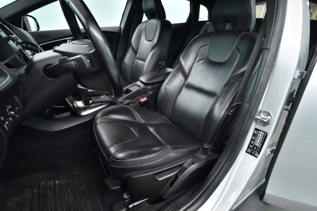 VOLVO V40 Cross Country 2015