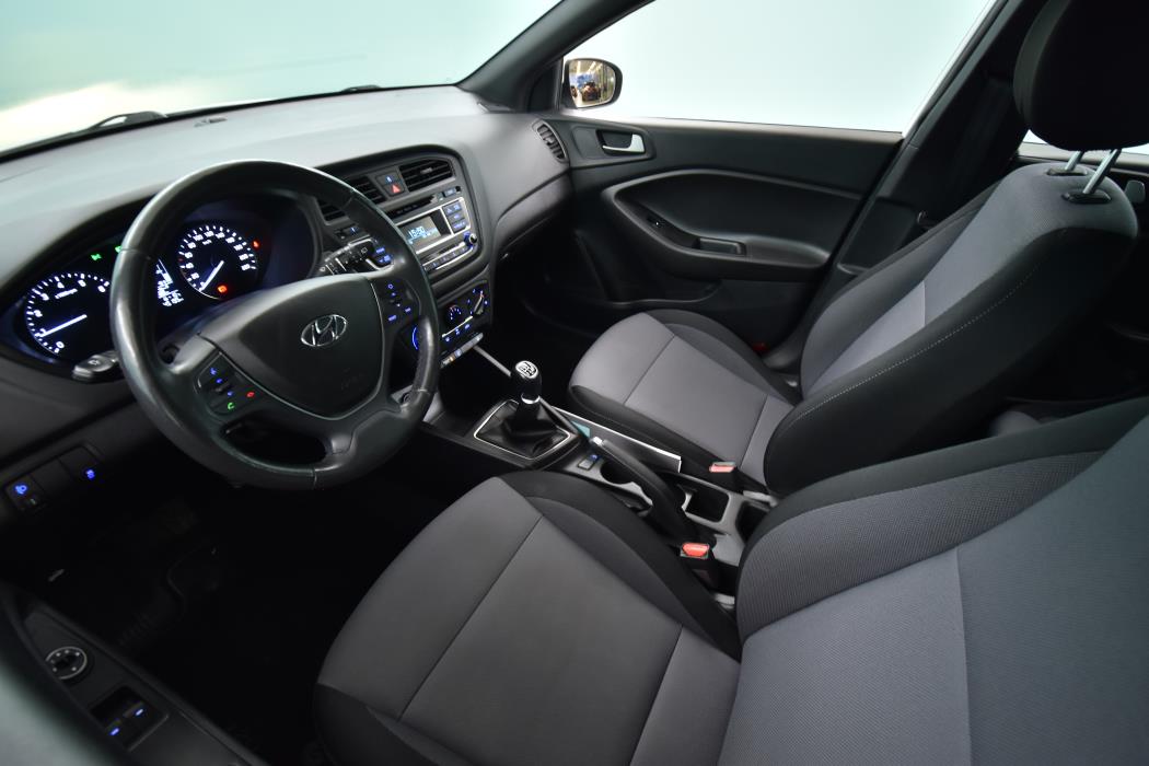 HYUNDAI i20 5d 2017