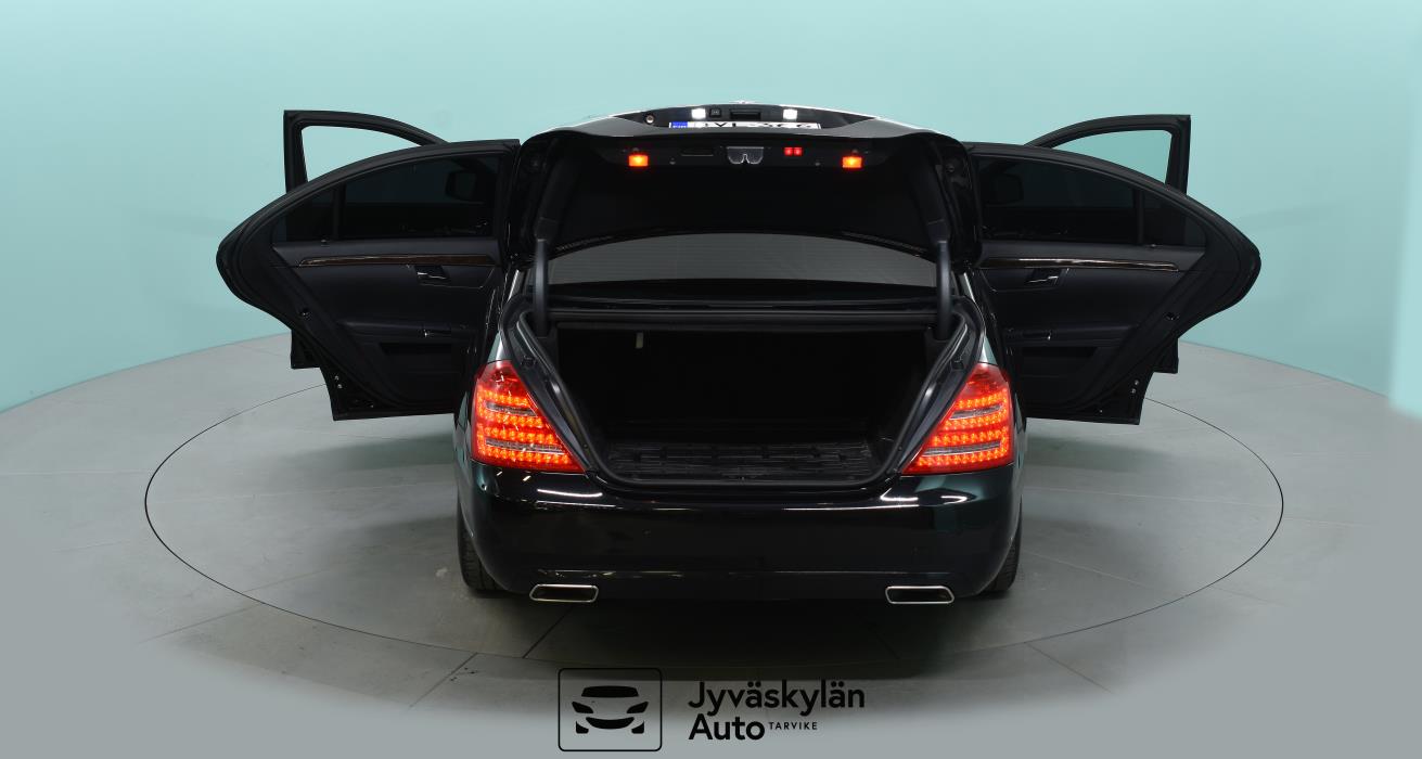 MERCEDES-BENZ S 2012