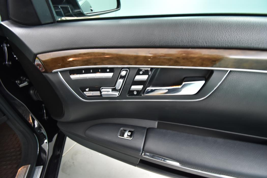 MERCEDES-BENZ S 2012