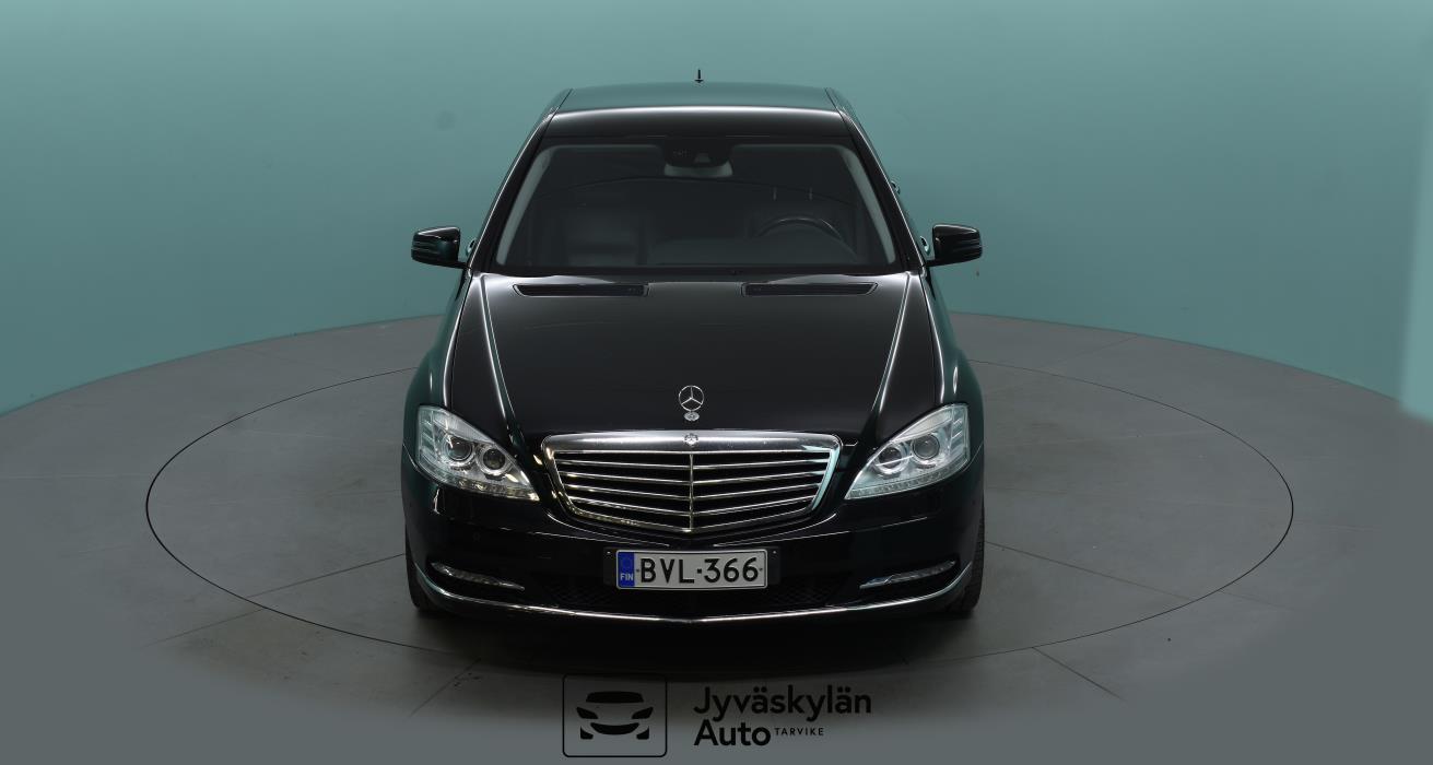 MERCEDES-BENZ S 2012