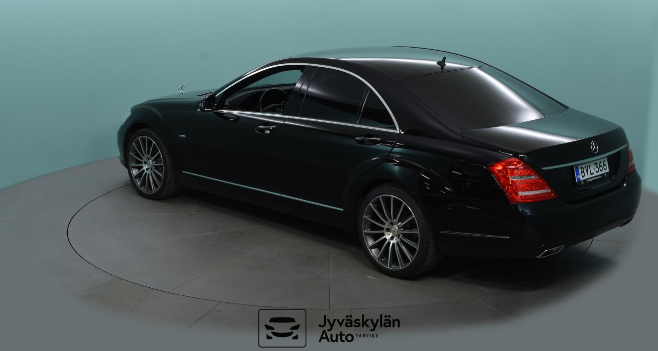 MERCEDES-BENZ S 2012