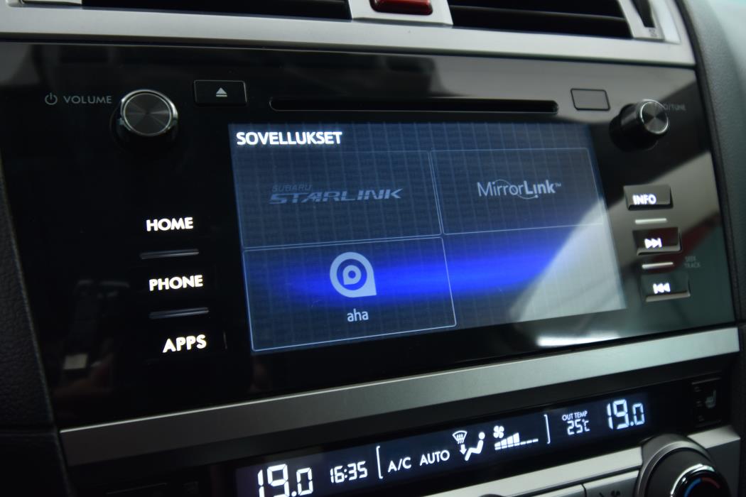 SUBARU Outback 2015