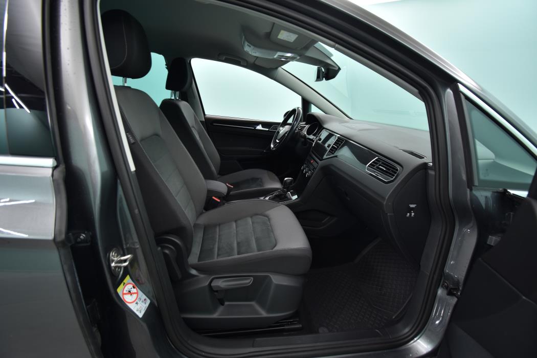 VOLKSWAGEN Golf Sportsvan 2018