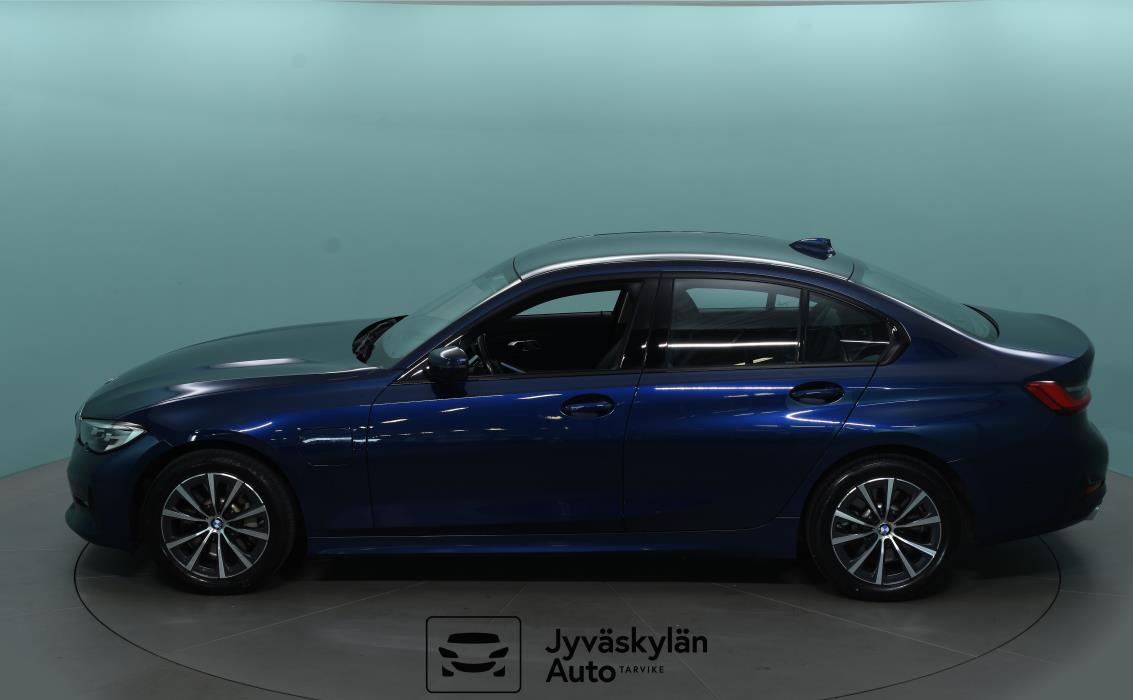 BMW 330 2020