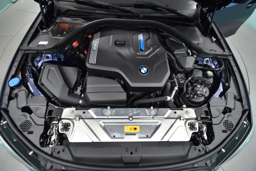 BMW 330 2020