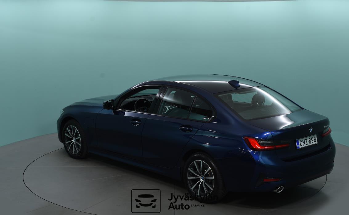 BMW 330 2020