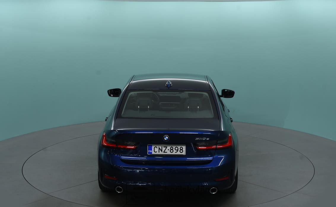 BMW 330 2020