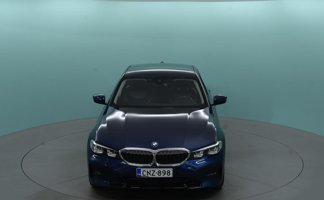 BMW 330 2020