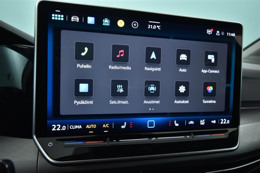 VOLKSWAGEN Golf 2024