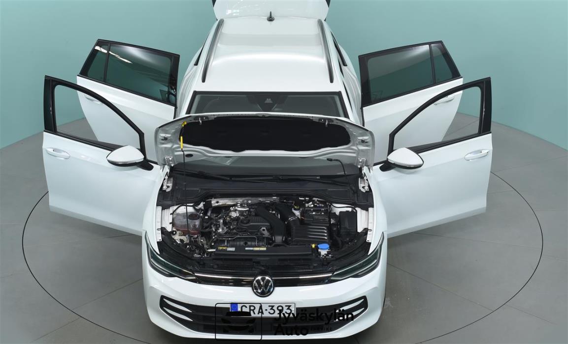 VOLKSWAGEN Golf 2024