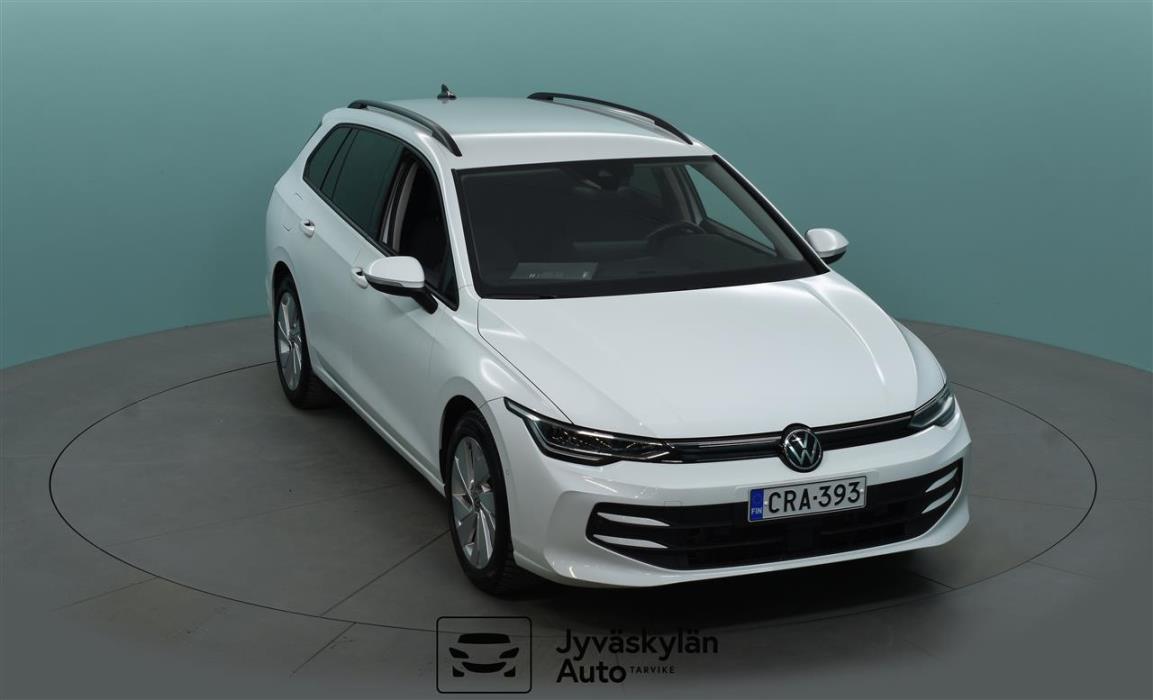 VOLKSWAGEN Golf 2024