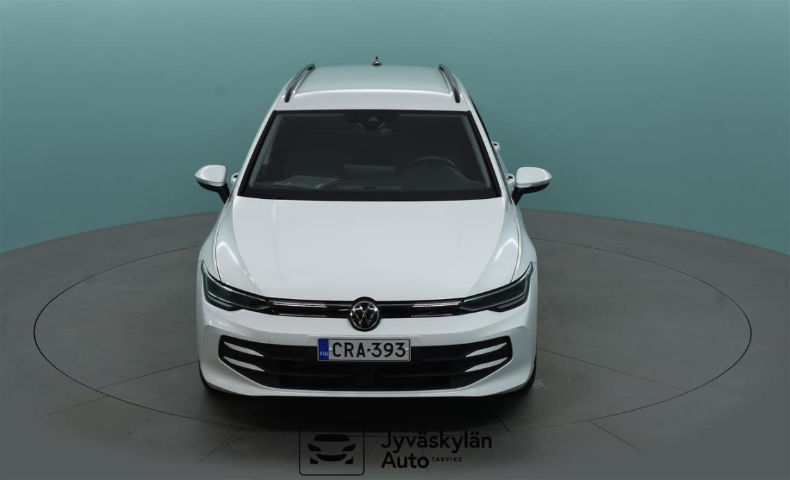 VOLKSWAGEN Golf 2024