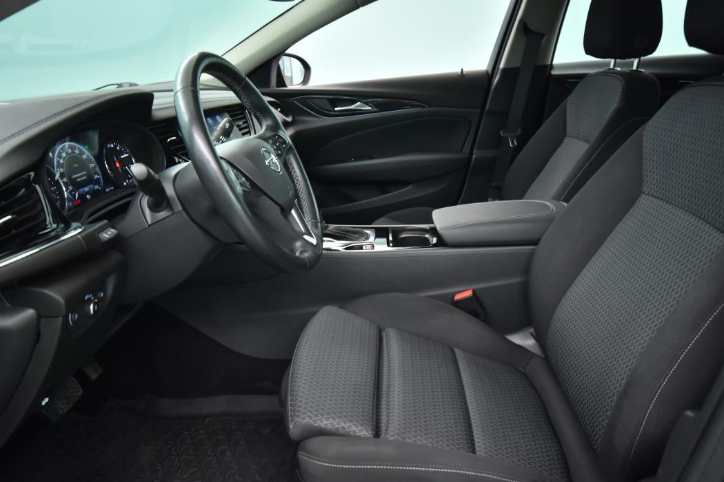 OPEL Insignia 2023
