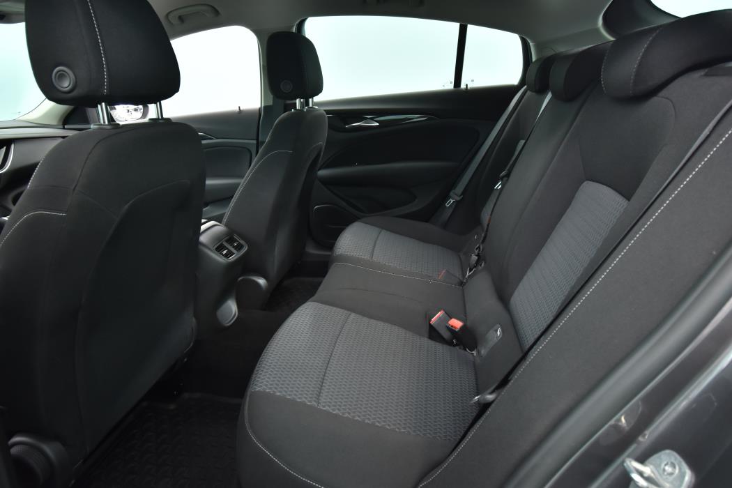 OPEL Insignia 2023