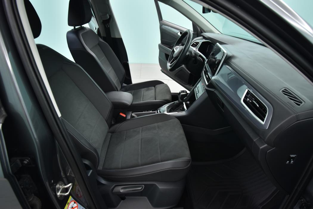 VOLKSWAGEN T-Roc 2024
